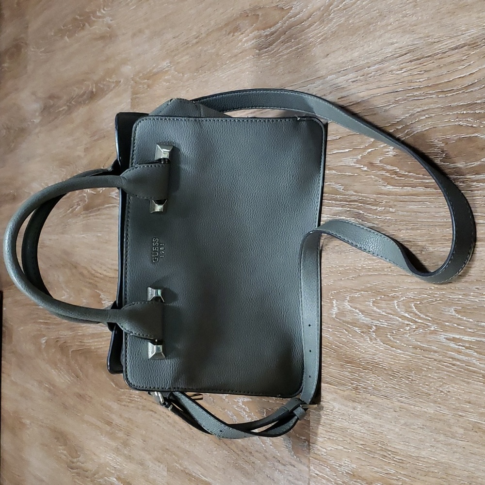 Guess Los Angeles Shoulder or Handbag Travel Carry On Vacation Luxury Fancy